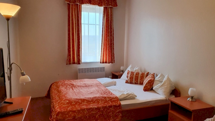 Erkélyes 2 szobás apartman – 5. kép