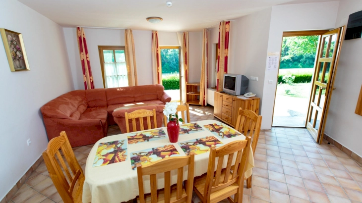 Két hálószobás apartman az Élményfaluban – 8. kép